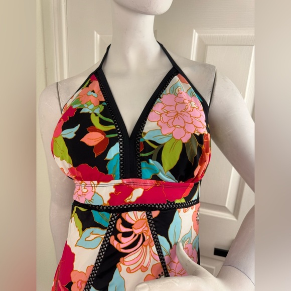Time And Tru Halter Woman’s Swimsuit One Piece Tropical Print Size 16W - Picture 3 of 13